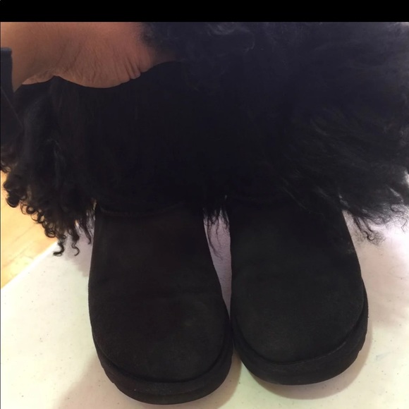 🚨SOLD🚨Authentic Mongolian Ugg boots sz 5 - Picture 1 of 8